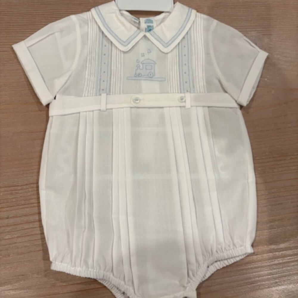 Feltman Brothers: Creeper with Pintucks and Train Embroidery White (3M)